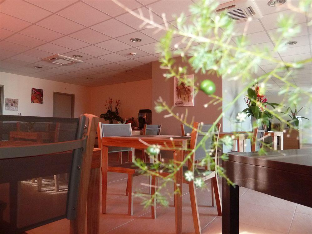 Tama Hotel Сен-Жиль-ле-Бэн Экстерьер фото